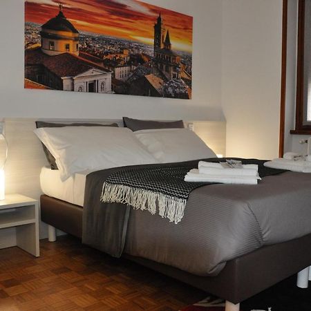 Citywalls Guest House Bergamo Buitenkant foto
