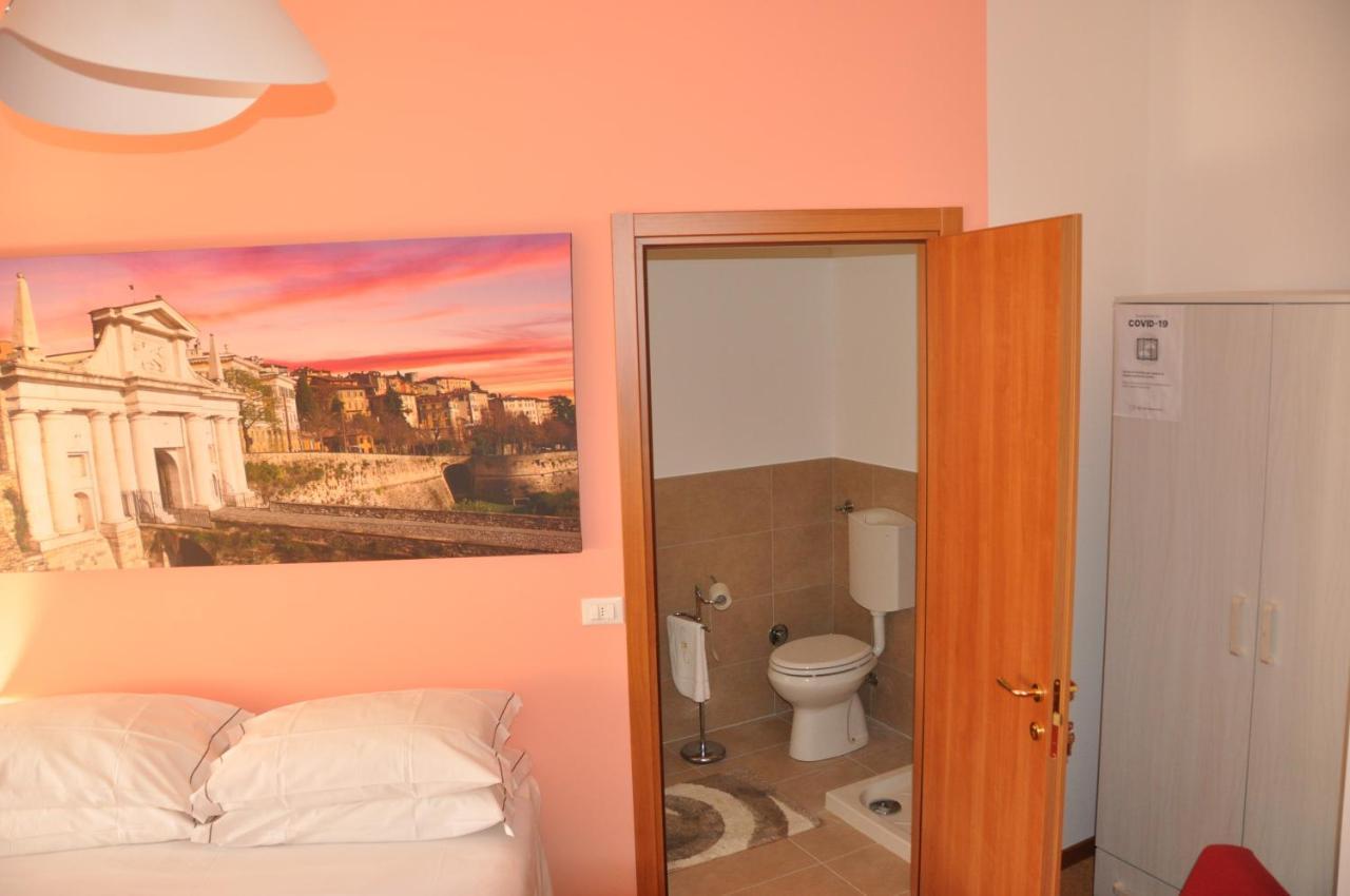 Citywalls Guest House Bergamo Buitenkant foto