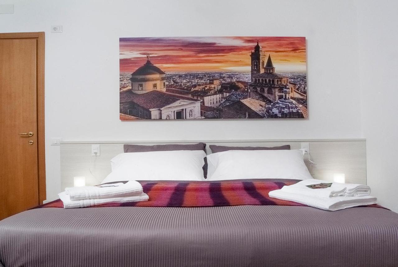 Citywalls Guest House Bergamo Buitenkant foto