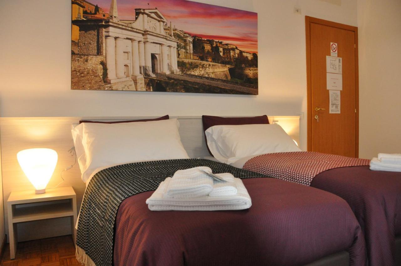Citywalls Guest House Bergamo Buitenkant foto